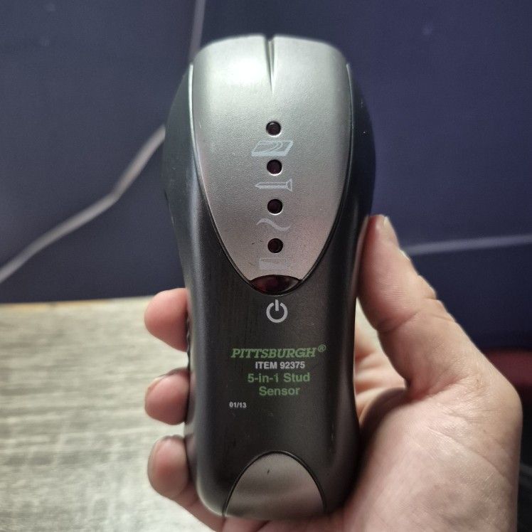 5-in-1 Stud Sensor
