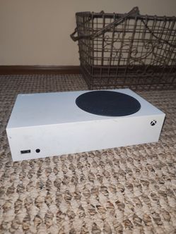 Xbox series s w/cords (no controller included)