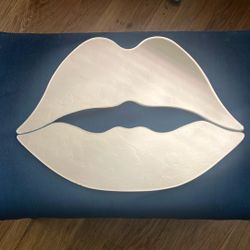 Rose Mirror Lips Wall Hanging 