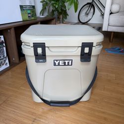 Yeti Roadie 24 Cooler In Tan - Like New