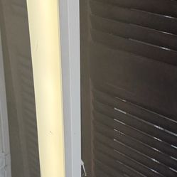 4-Foot LED Wrap Light Fixture