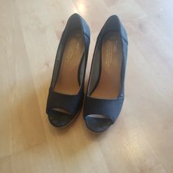 TOMS Wedges Size 8w