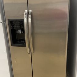 GE Refrigerator Side By Side Stainless Steel Hablo Español 