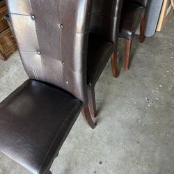 4 Dinning Table Chairs. 