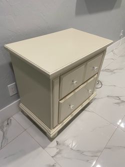 Night stand