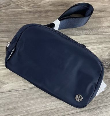NWT-Lululemon Everywhere Belt Bag 1L – Navy Color-Crossbody Waist Pack