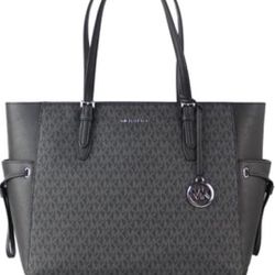 Michael Kors Signature Black Silver Gilly 