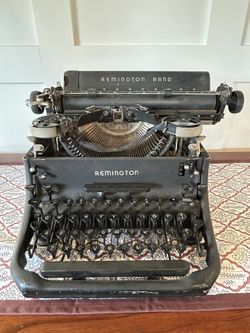 Vintage 1930s or 40s Remington Rand Typewriter