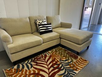 TAN SECTIONAL COUCH W/ FREE DELIVERY