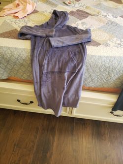 32 Degrees Hooded Sleepwear. Small Size. Brand New 