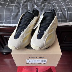 Adidas Yeezy 700 V3 Safflower Size 8