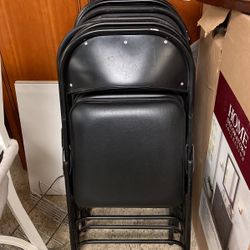 Brand New 4 Chairs With Cushion 