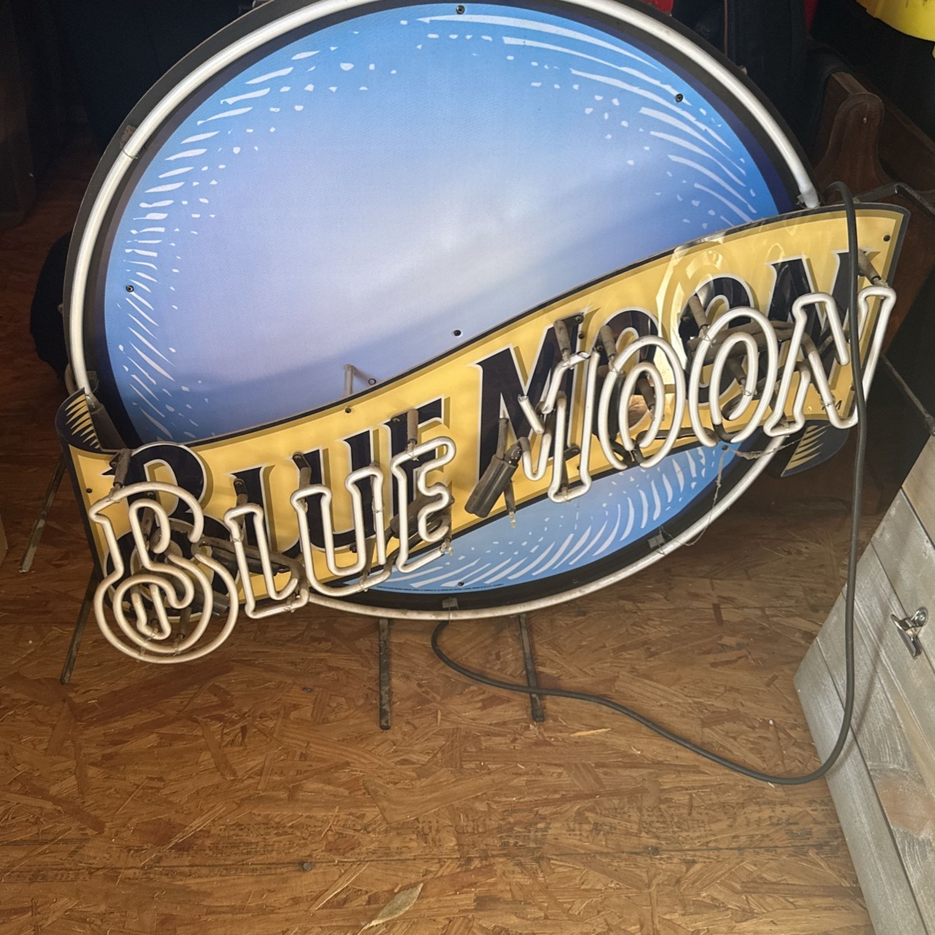 Neon Light - Blue Moon