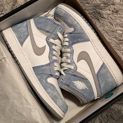 AJ 1 Retro High OG Hyper Royal