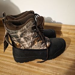 NWT Ozark Trail Men Snow Boots 7.Camo 3M Thinsulate Waterproof Winter Mud Lace