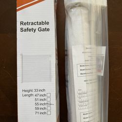 New White Dearlov Retractable Mesh Safety Gate 2