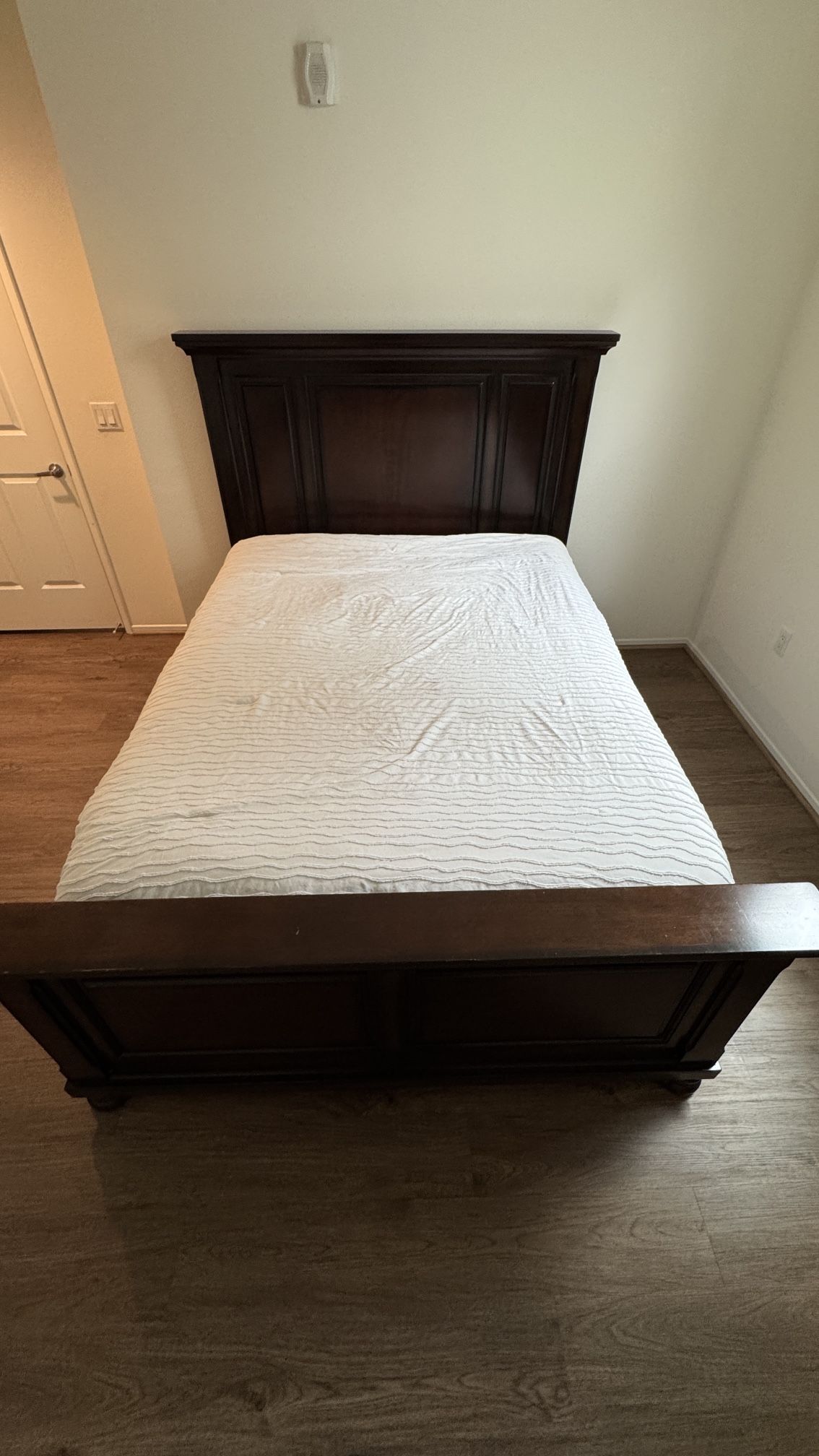 QUEEN Bed - FOR SALE