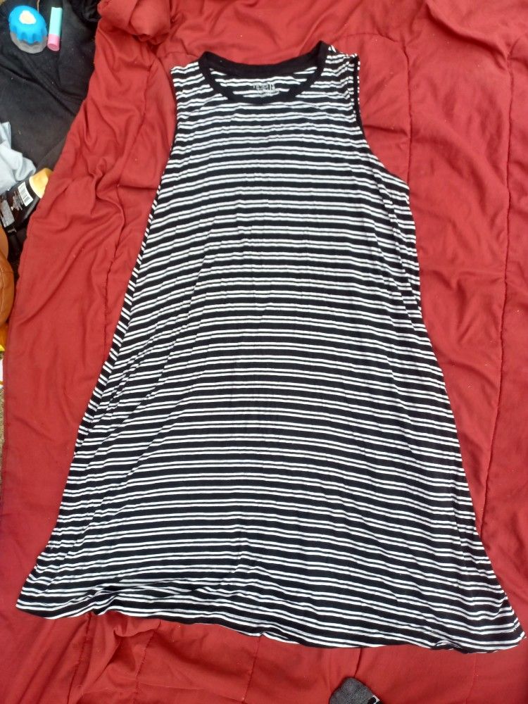 Time And Tru Large Black And White Stripe Dress