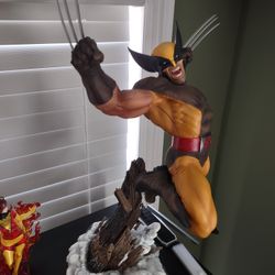 Sideshow Premium Format Wolverine Statue Marvel 