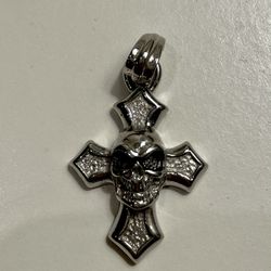 Pendant Skull with Cross