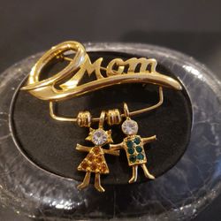 Goldtone MOM Brooch Pin By K.I.S. Boy & Girl Charms F10