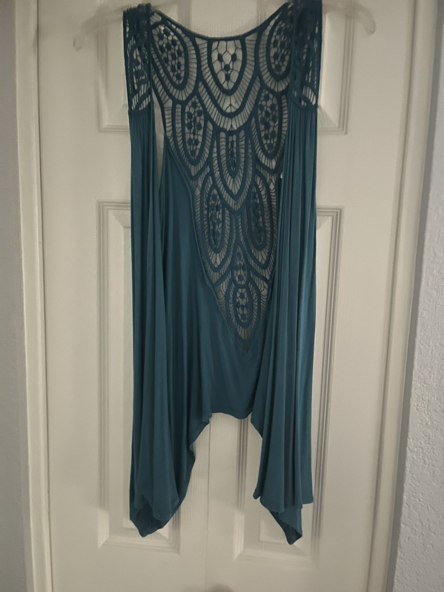 Women’s Sleeveless Cardigan From Charlotte Russe