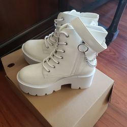 Women White Gothic  Boots