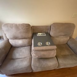 Double Reclining Sofa-drop Down Cup Holders-usb Ports-power Receptacles