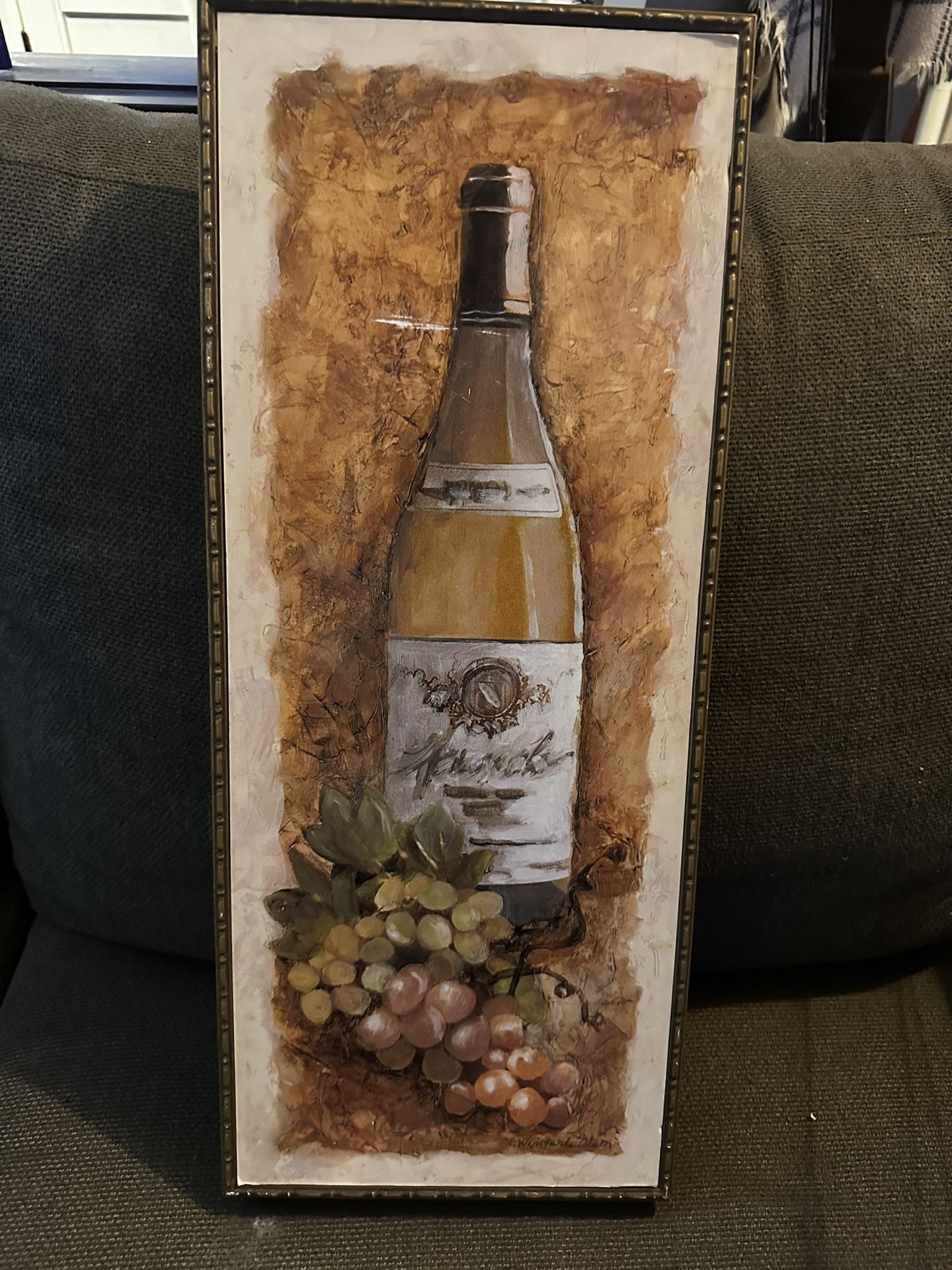Chardonnay White Wine Bottle And Grapes Wall Decor. 