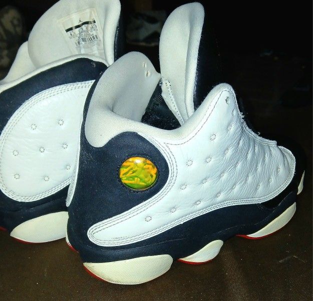 Jordan 12 Retro Size 8.5 Y LIKE NEW 20$