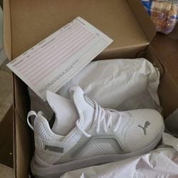 Pumas Brand New  Size 8