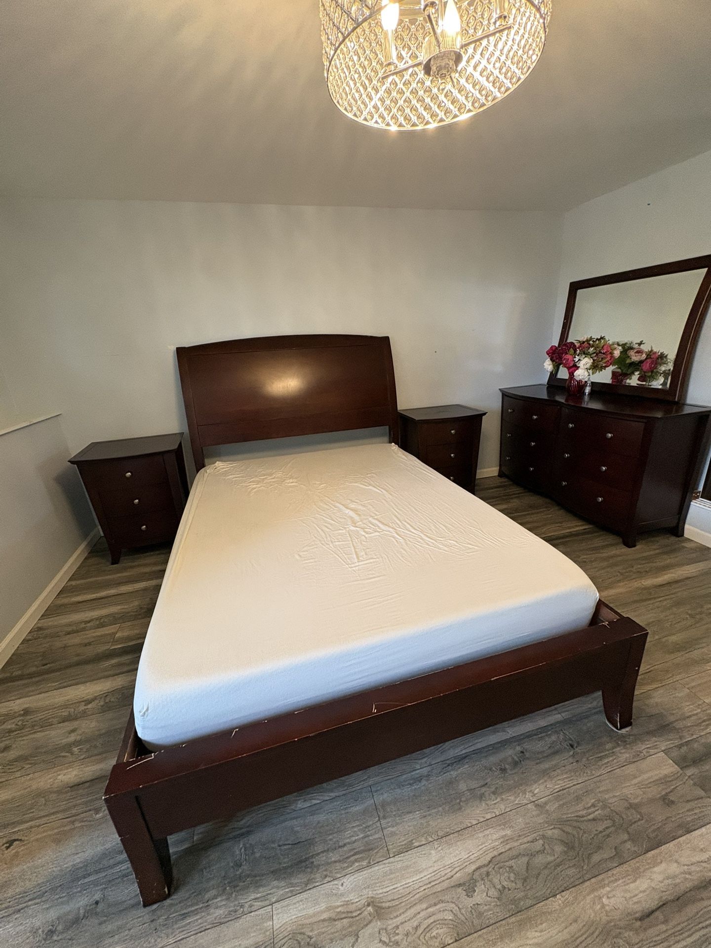 Bedroom Furniture Set – Solid Wood Frame + Cherry Finish – GREAT CONDITION – Full Set!