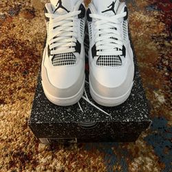 Jordan Retro 4 Military Black 