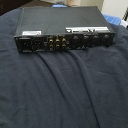 Shure SCM268 4-Channel Microphone Mixer, 6 Transformers, Phantom Power and IEC Power Cord Connector