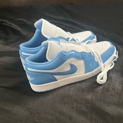 Air Jordan 1 Low SE “UNC” (University Blue)  Size 14