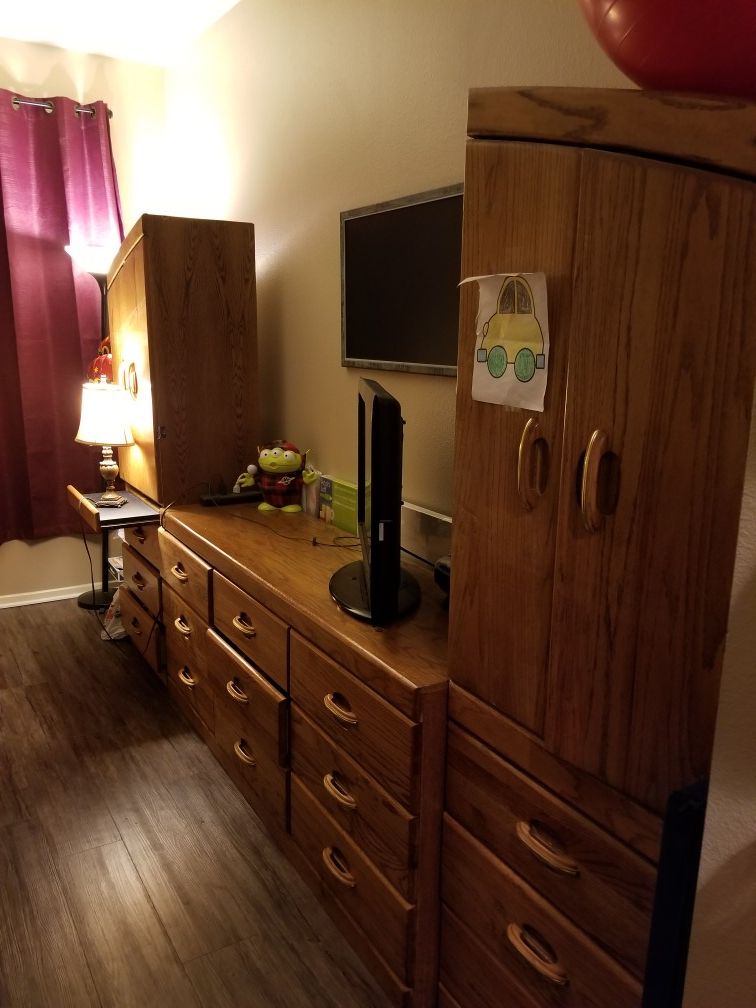 Three piece dresser and storage set!