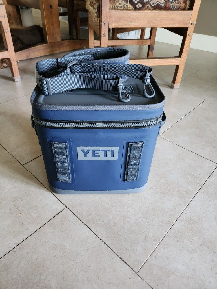 Yeti Soft Shell 12 Can
