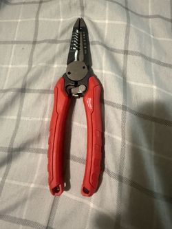 Milwaukee Electricians 6-in-1 Wire Stripper / Pliers