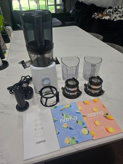 Ultimate Nama J2 Cold Press Juicer Bundle - White (with Citrus & Sorbet Attachments + 4 Glass Jars)