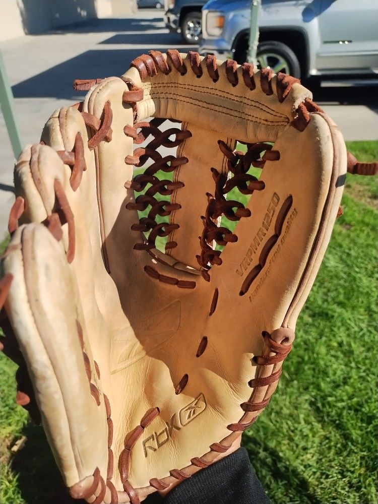 Baseball Glove 