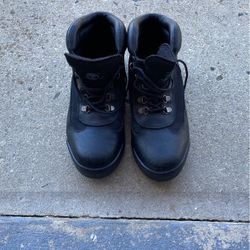 Boots, Waterproof, Hiking Timberland Field Boot, Size 8.5, 6 Inch Height.