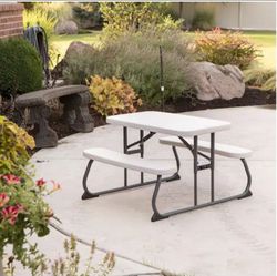 Lifetime
Kid's Folding Picnic Table