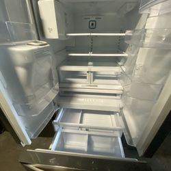Kenmore Refrigerator 