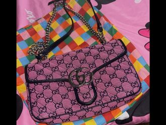 Gucci Auténtic medium size