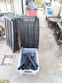 Plastic shelf's