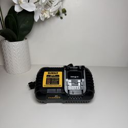 Dewalt Charger 6-Amp
