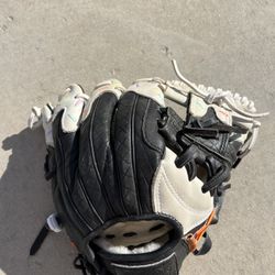 Imagined By X | SPECIAL EDITION Aria Cookies And Cream Glove 