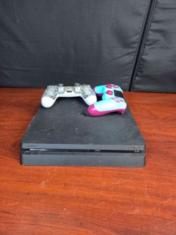 🎮 Sony PS4 Slim Console + 2 Custom/Special Edition Controllers Bundle 🎮