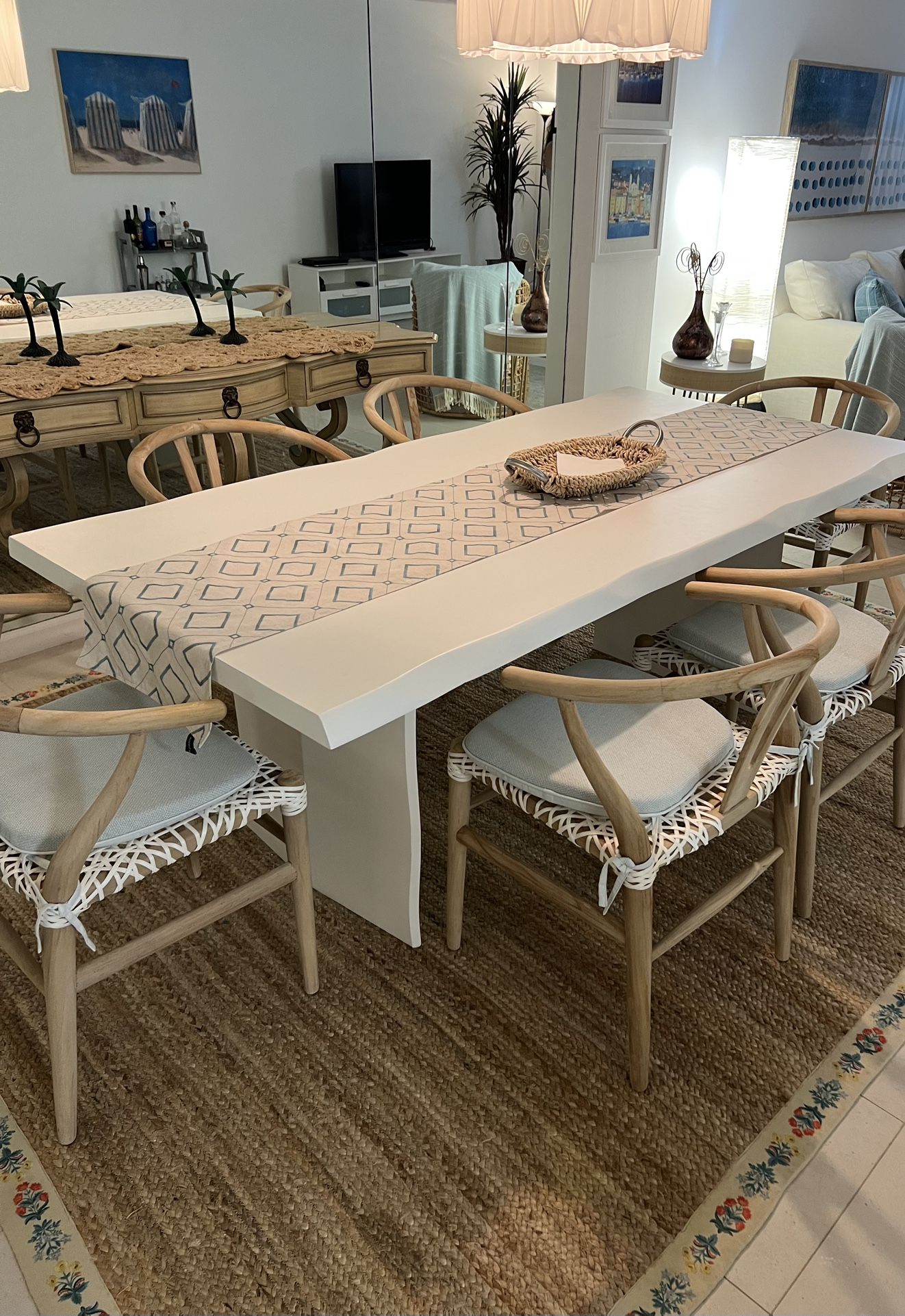 Brand New Mango Wood Dining Table, 6 Chairs, Rug