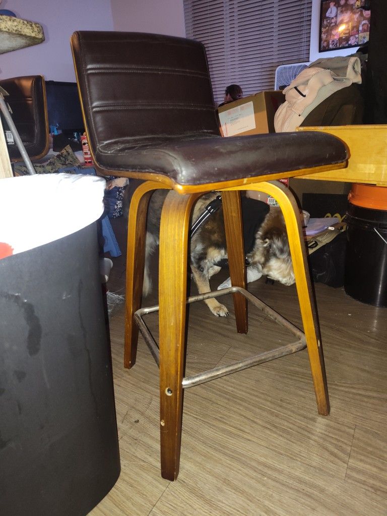 4 Bar Stools
